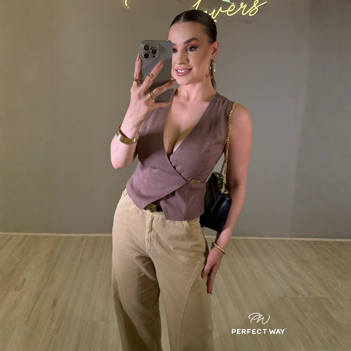 COLETE FEMININO TERRA