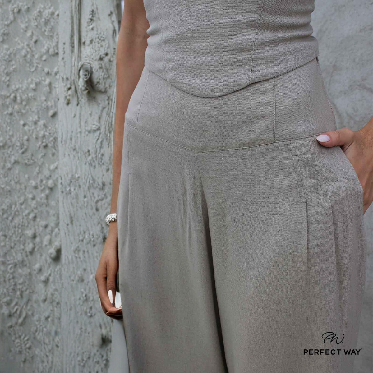 CALCA PANTALONA FEMININA FENDI