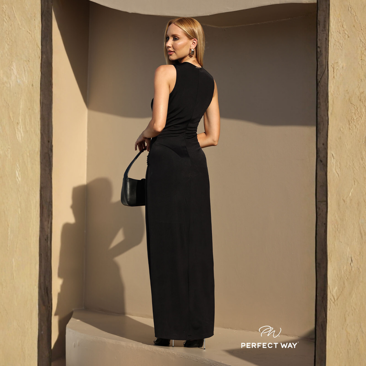 VESTIDO MAXI MIDI PRETO