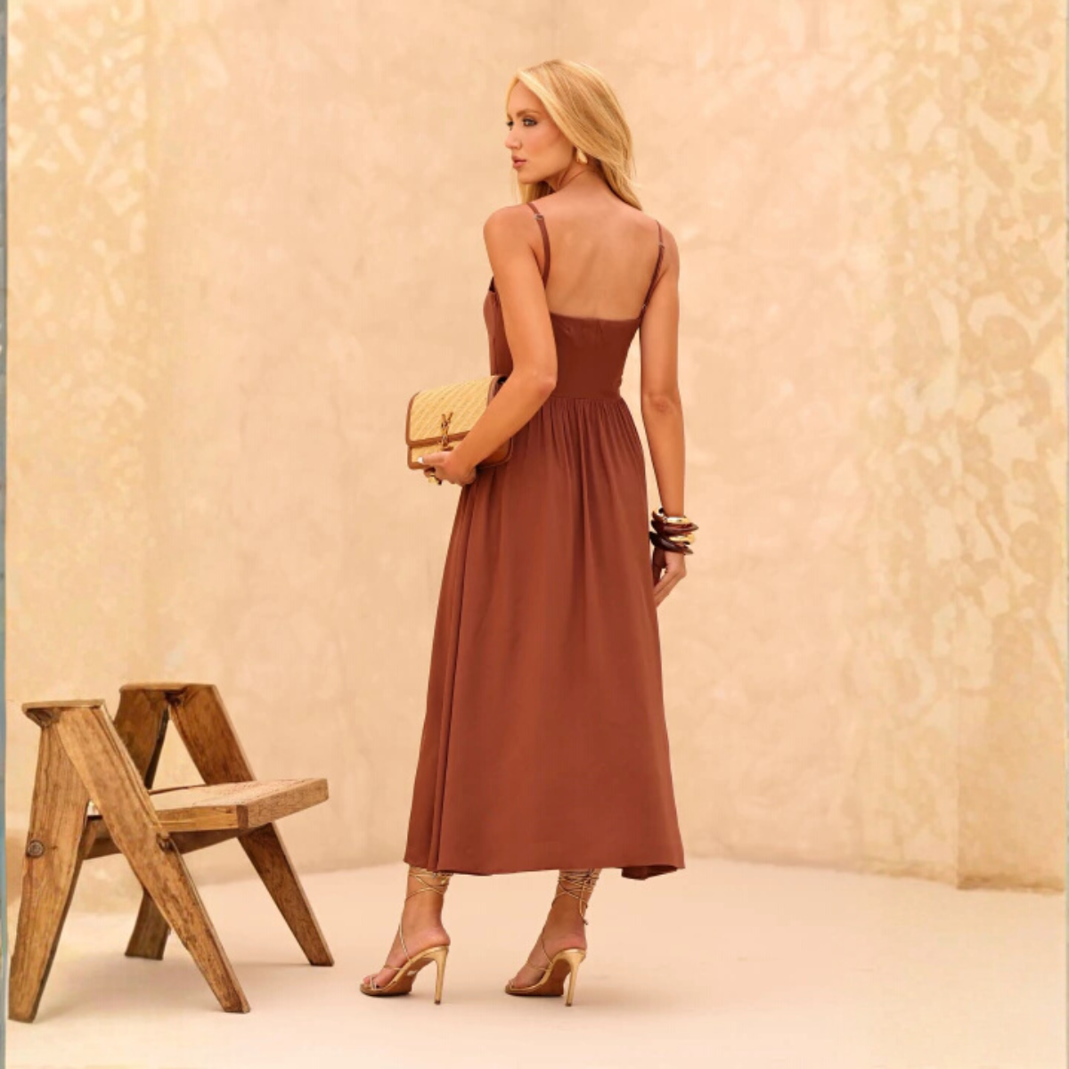 VESTIDO DETALHES ELISA MARROM